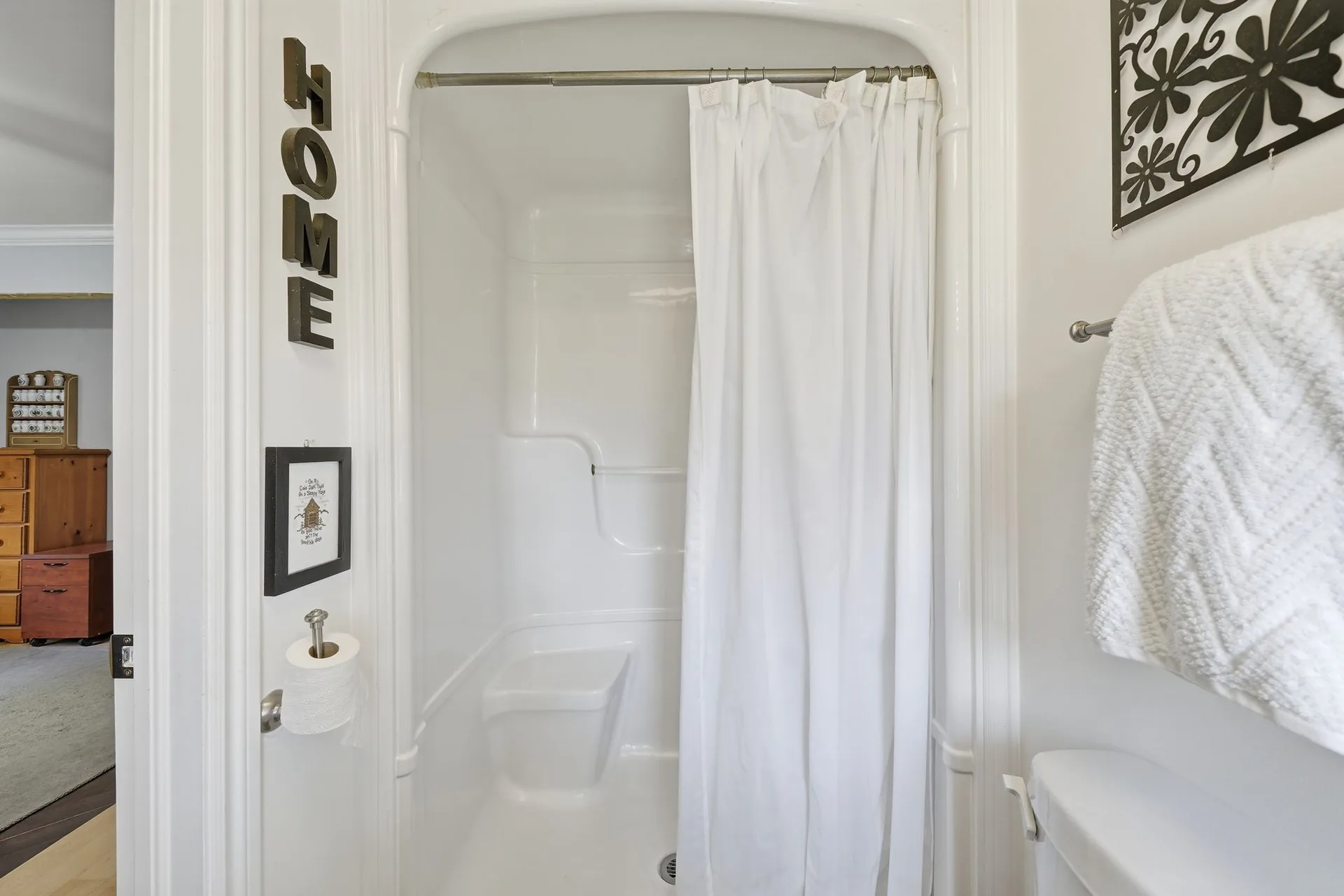 Full bathroom with walk-in shower at 21627 Loyalist Parkway, Carrying Place, PEC