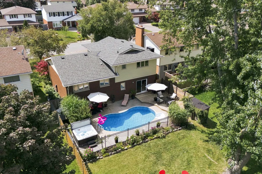 Aerial - Pool Hot Tub Deck — 36 Kensington Crescent, Belleville