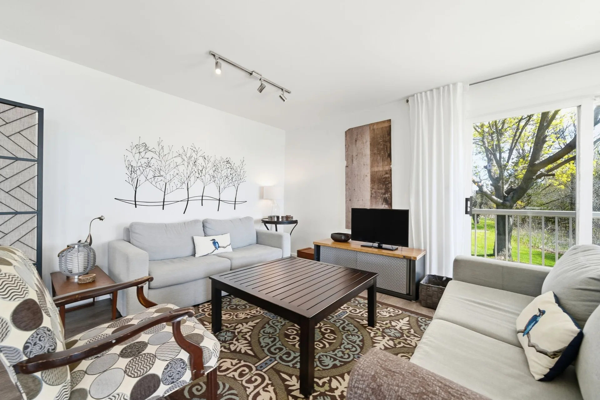 Dining area and kitchen at 86 Colliers Road cottage, Prince Edward County
